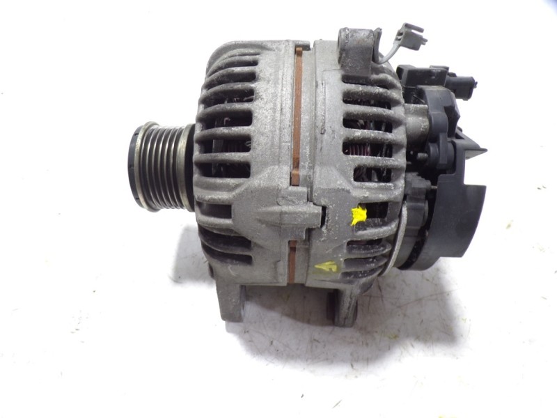 Recambio de alternador para nissan qashqai (j10) tekna referencia OEM IAM 2310000Q2J 8200728292C 0124525140