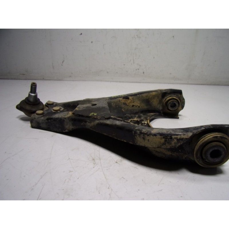Recambio de brazo suspension inferior delantero izquierdo para dacia duster 1.6 sce cat referencia OEM IAM 545012815R  