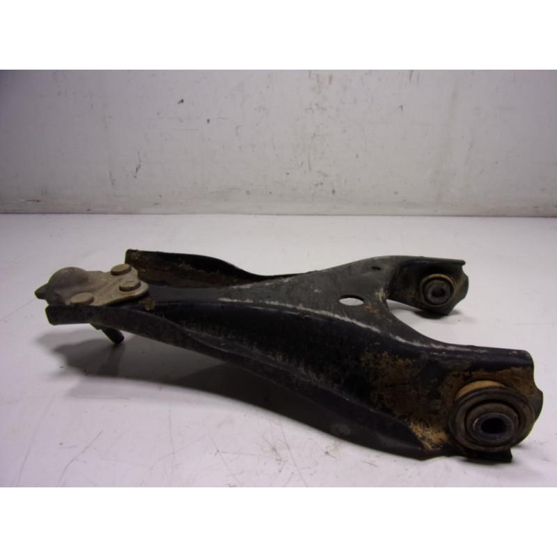 Recambio de brazo suspension inferior delantero izquierdo para dacia duster 1.6 sce cat referencia OEM IAM 545012815R  