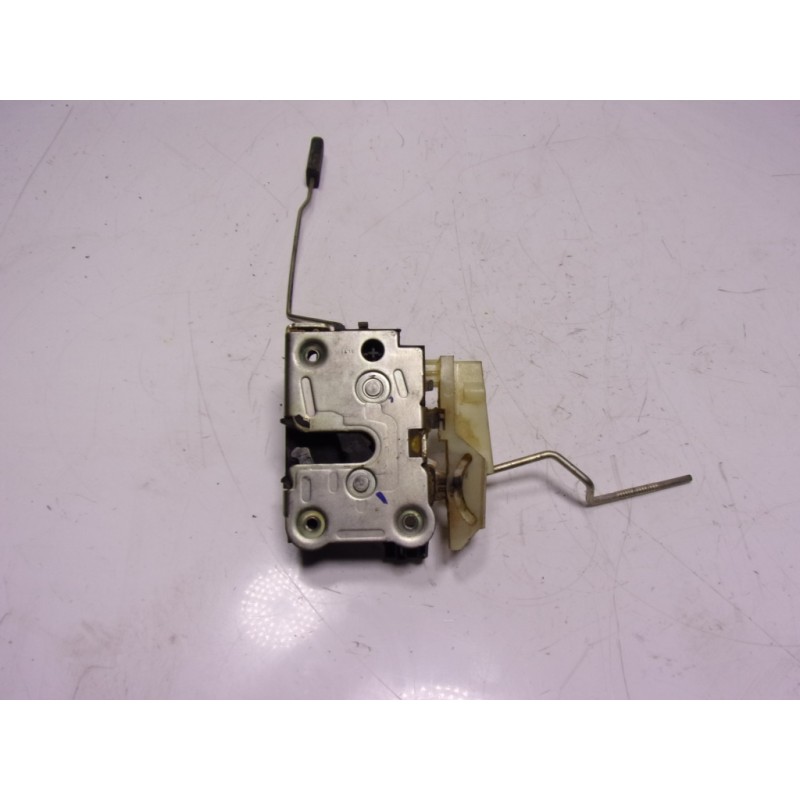 Recambio de cerradura puerta delantera derecha para dacia duster 1.6 sce cat referencia OEM IAM 805025682R  