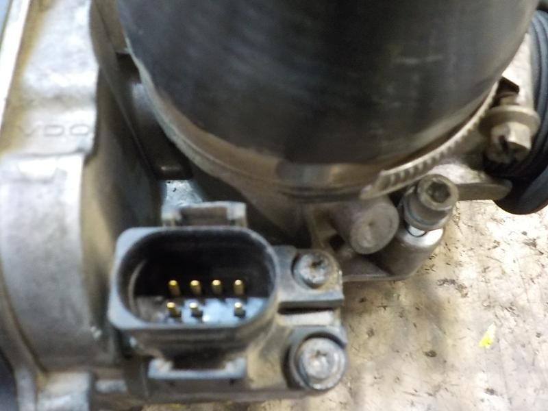 Recambio de caja mariposa para volkswagen passat berlina (3b2) 1.8 20v turbo referencia OEM IAM   