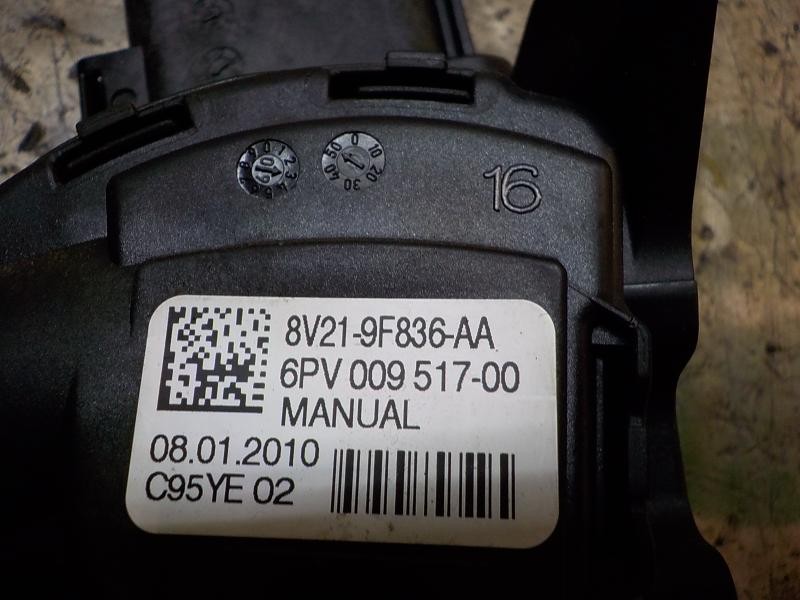 Recambio de potenciometro pedal para ford fiesta (cb1) ambiente referencia OEM IAM 1708164 8V219F836AA 