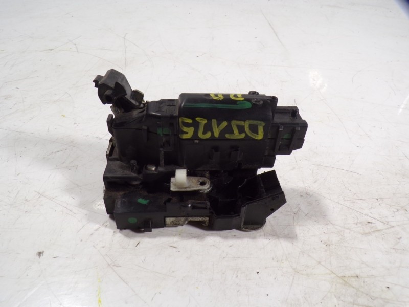 Recambio de cerradura puerta delantera derecha para dacia dokker 1.5 dci diesel fap cat referencia OEM IAM 805025267R  