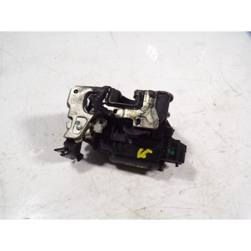 Recambio de cerradura puerta delantera derecha para dacia dokker 1.5 dci diesel fap cat referencia OEM IAM 805025267R  
