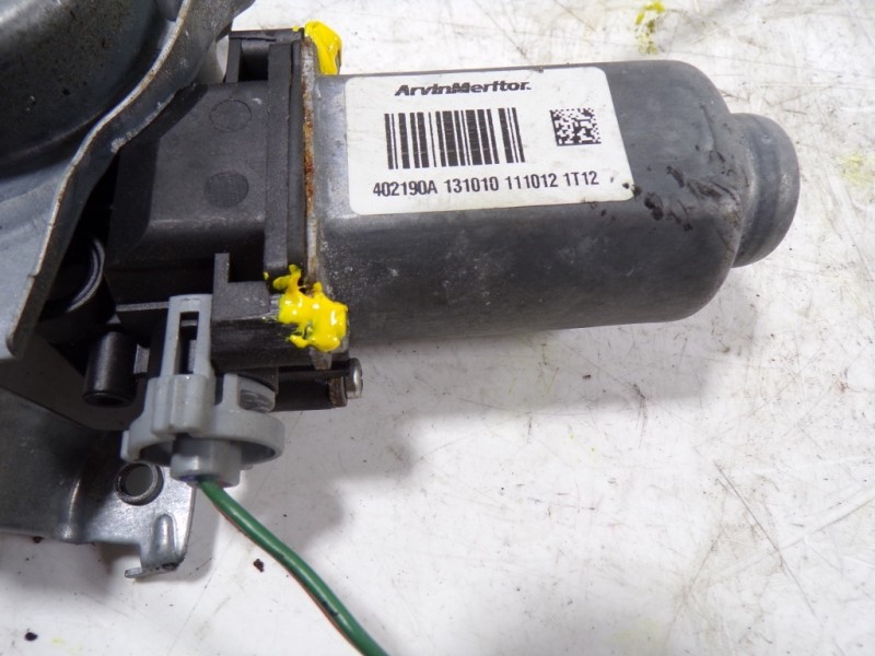 Recambio de elevalunas trasero derecho para nissan qashqai (j10) tekna referencia OEM IAM 82700JD400 402190A 402190A