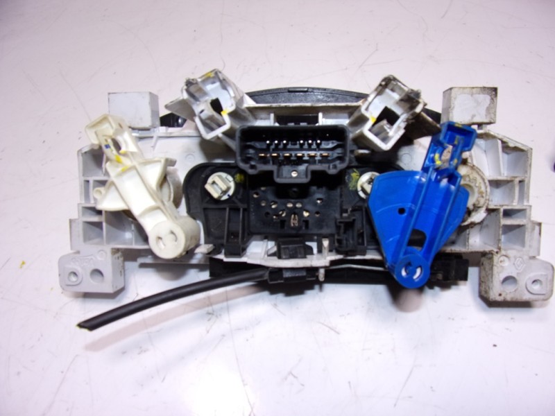 Recambio de mando calefaccion / aire acondicionado para dacia duster 1.6 sce cat referencia OEM IAM 275105416R  