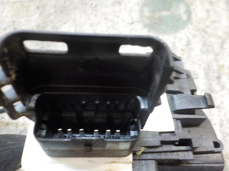 Recambio de cerradura puerta trasera izquierda para citroën c3 business referencia OEM IAM 9137V8  