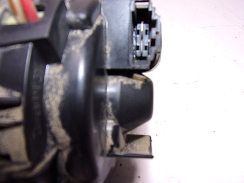 Recambio de motor calefaccion para dacia duster 1.6 sce cat referencia OEM IAM 272102798R  