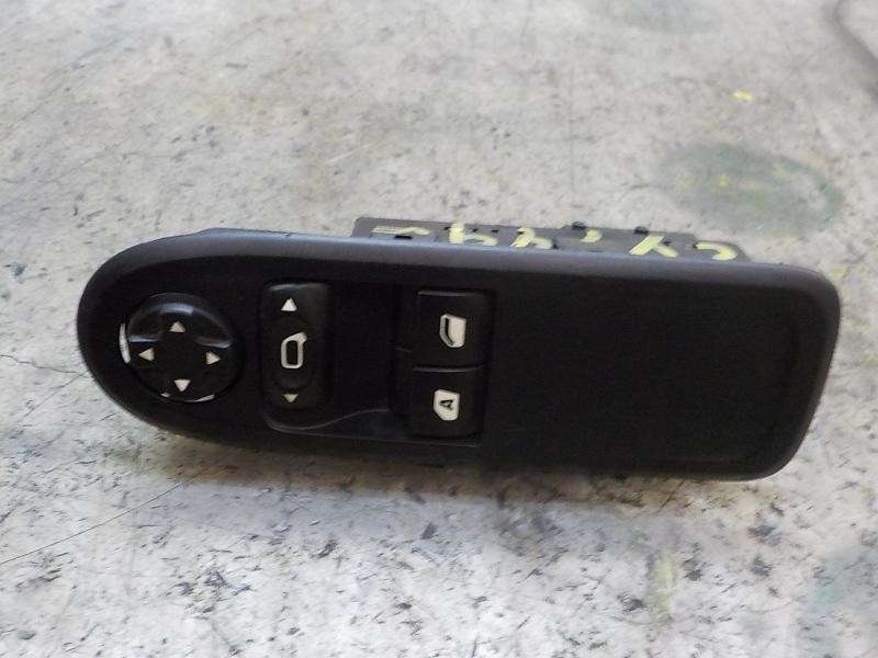 Recambio de mando elevalunas delantero izquierdo para citroën c3 business referencia OEM IAM 6490CE  