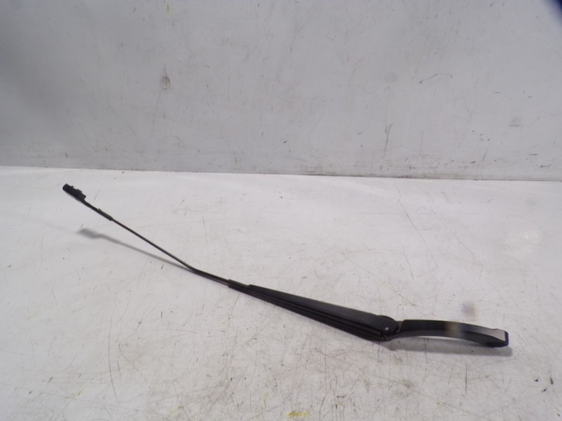 Recambio de brazo limpia delantero derecho para volkswagen polo 1.0 tsi referencia OEM IAM 2G1955410A03C  