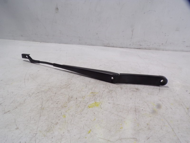 Recambio de brazo limpia delantero izquierdo para volkswagen polo 1.0 tsi referencia OEM IAM 2G1955409A03C  