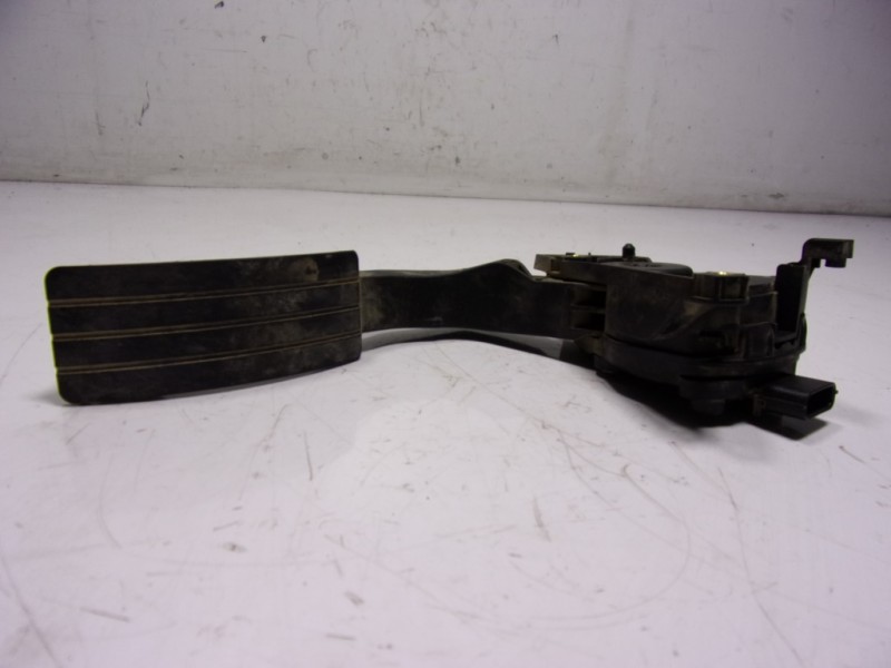 Recambio de potenciometro pedal para dacia duster 1.6 sce cat referencia OEM IAM 180026342R 180022703R 