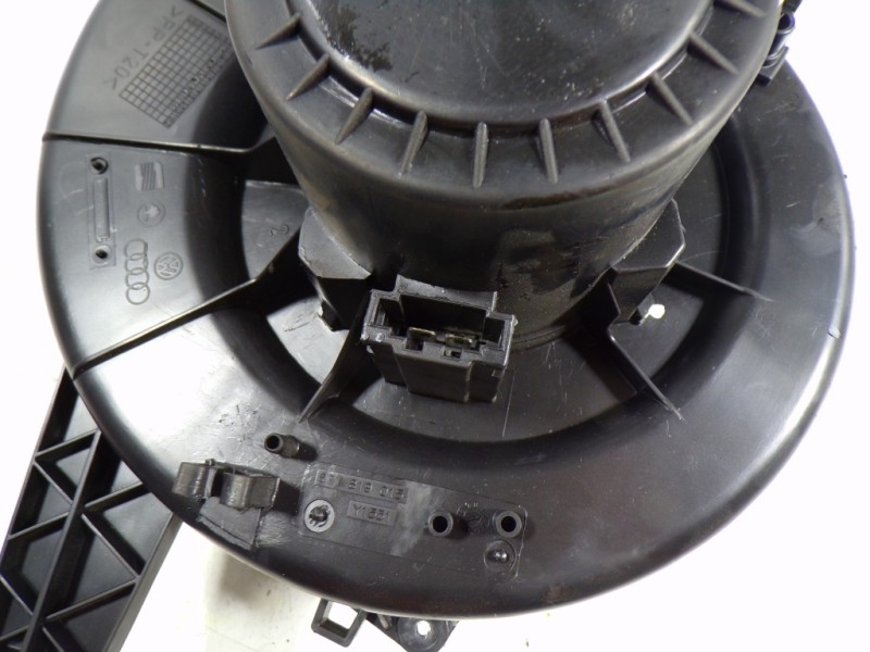 Recambio de motor calefaccion para audi a1 (8x) 1.6 tdi referencia OEM IAM 6R1819015 6R1819015 