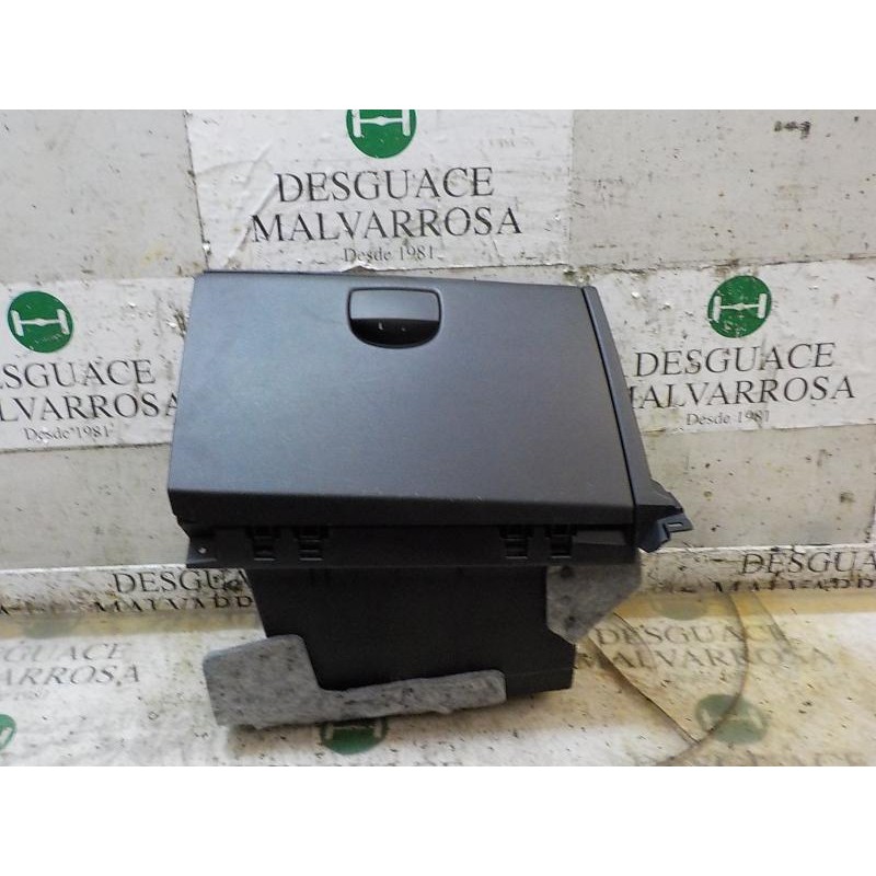 Recambio de guantera para hyundai i20 1.2 cat referencia OEM IAM 845101J0009P  