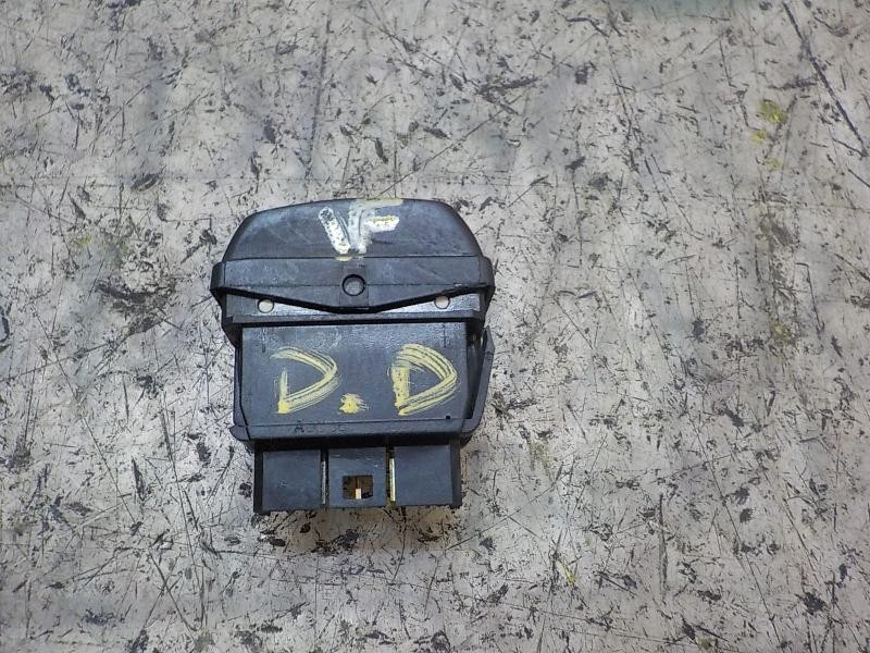 Recambio de mando elevalunas delantero derecho para citroën xsara berlina 1.9 turbodiesel referencia OEM IAM   