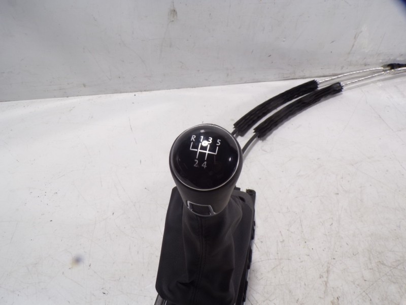 Recambio de palanca cambio para volkswagen polo 1.0 tsi referencia OEM IAM 2Q0711049J 2Q0711049J 