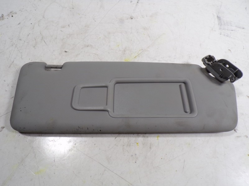 Recambio de parasol derecho para audi a1 (8x) 1.6 tdi referencia OEM IAM 8U0857552CEA7  