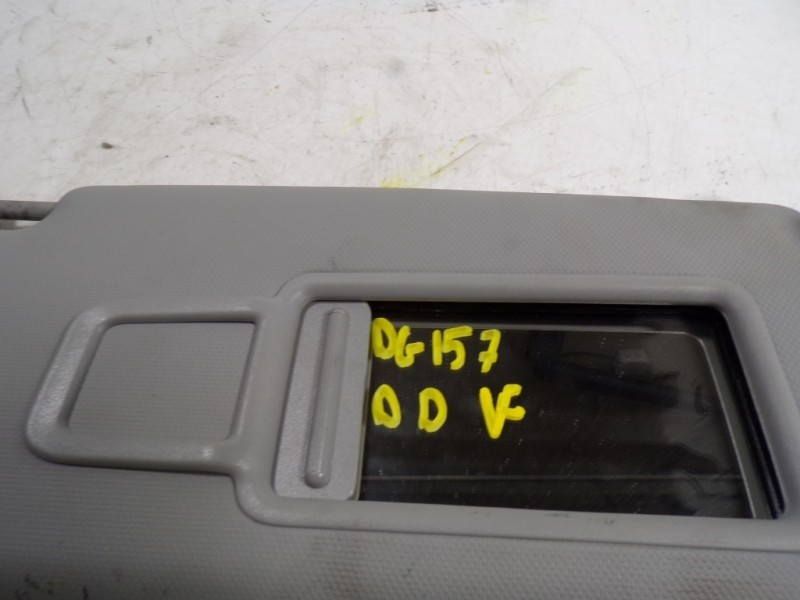 Recambio de parasol derecho para audi a1 (8x) 1.6 tdi referencia OEM IAM 8U0857552CEA7  