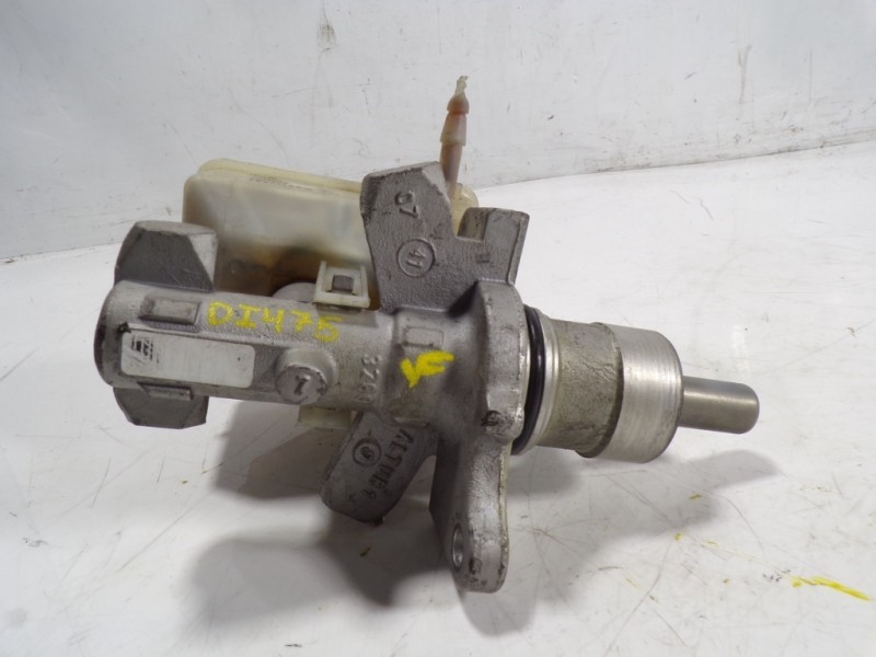 Recambio de bomba freno para land rover range rover sport v8 td hse referencia OEM IAM SJJ500030  