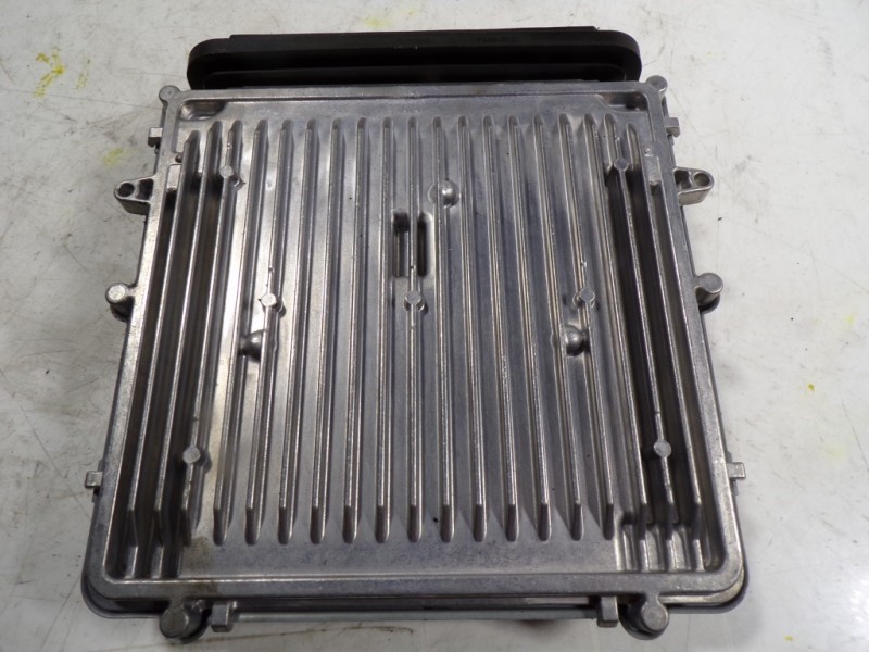 Recambio de centralita motor uce para bmw serie 3 berlina (e90) 2.0 turbodiesel cat referencia OEM IAM  8510832 