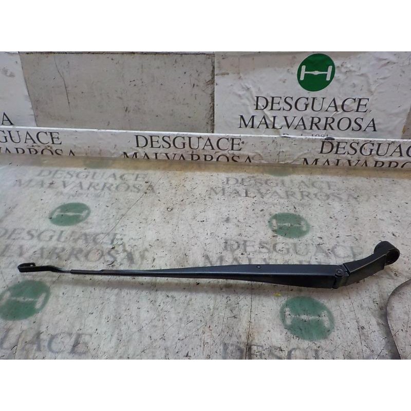 Recambio de brazo limpia delantero izquierdo para toyota auris 1.8 16v cat (híbrido) referencia OEM IAM 8522102310  