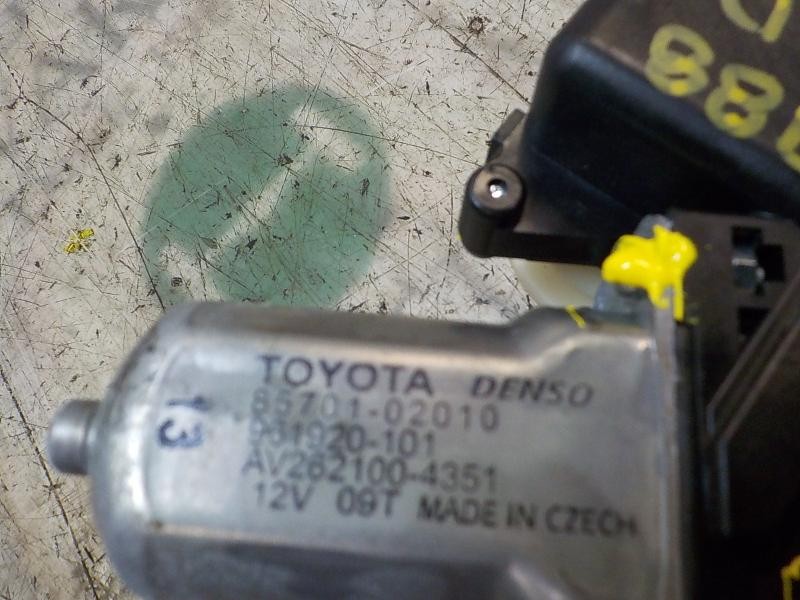 Recambio de elevalunas delantero derecho para toyota auris 1.8 16v cat (híbrido) referencia OEM IAM 6981002480 857102420B 