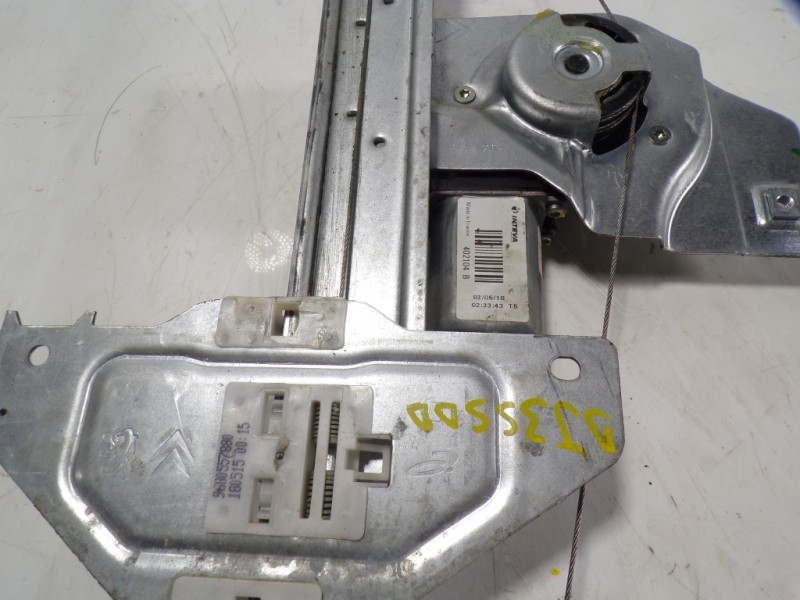 Recambio de elevalunas delantero derecho para peugeot partner kombi 1.6 blue-hdi fap referencia OEM IAM 9222EQ 402104B 