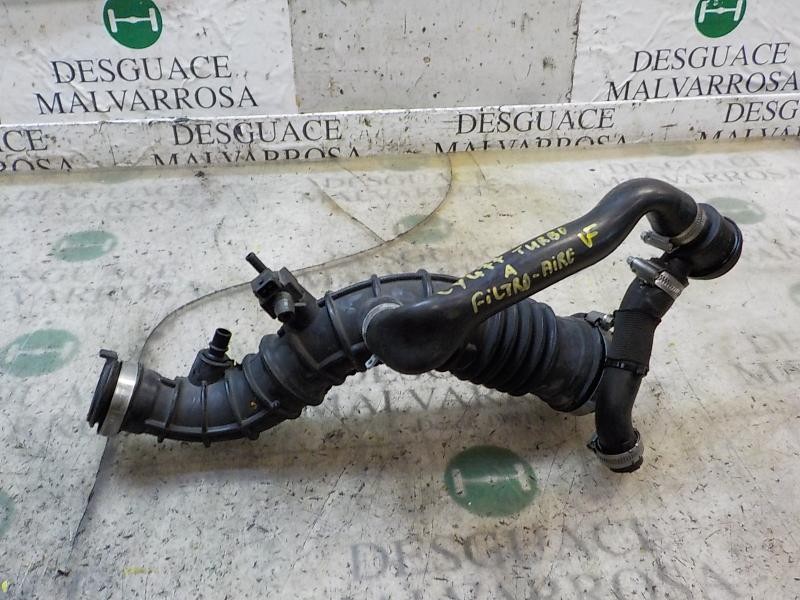 Recambio de tubo intercooler para renault clio iv 0.9 referencia OEM IAM 165764382R  