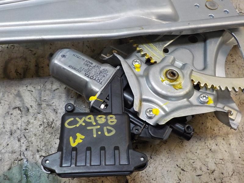 Recambio de elevalunas trasero derecho para toyota auris 1.8 16v cat (híbrido) referencia OEM IAM 6983002430 8572002440B 