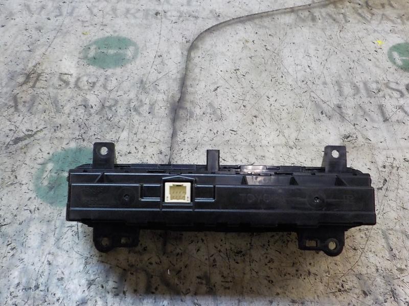 Recambio de mando climatizador para toyota auris 1.8 16v cat (híbrido) referencia OEM IAM 5590002C60  