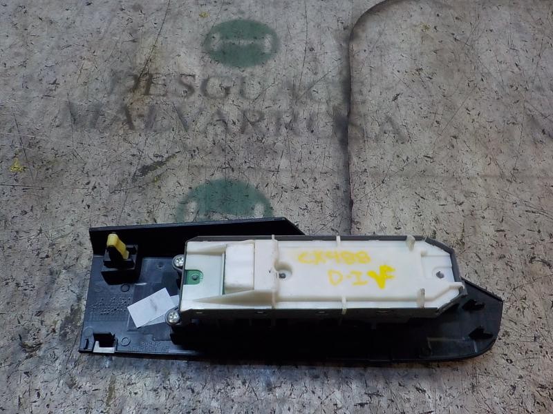 Recambio de mando elevalunas delantero izquierdo para toyota auris 1.8 16v cat (híbrido) referencia OEM IAM 8404002120  