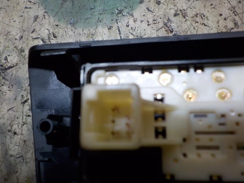 Recambio de mando elevalunas trasero derecho para toyota auris 1.8 16v cat (híbrido) referencia OEM IAM 8481002140  