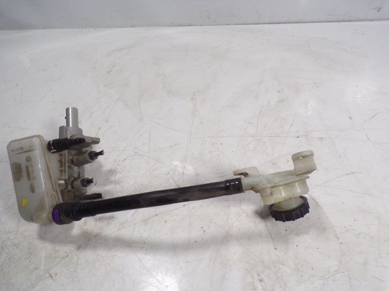 Recambio de bomba freno para ford fiesta (ccn) 1.25 16v cat referencia OEM IAM 1751664  