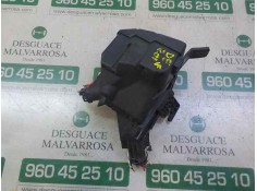 Recambio de caja reles / fusibles para ford b-max 1.0 ecoboost cat referencia OEM IAM 1780260 AVT14K012GLC  2