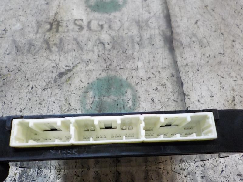 Recambio de centralita cierre para toyota auris 1.8 16v cat (híbrido) referencia OEM IAM 8999002380 8999002380 