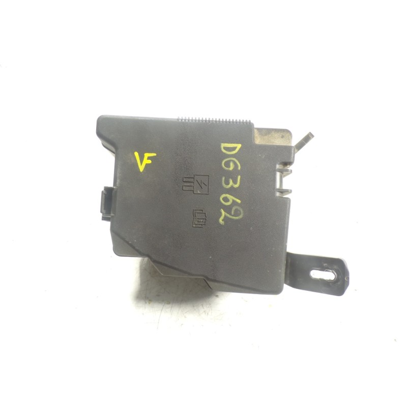 Recambio de caja reles / fusibles para ford fiesta (ccn) 1.25 16v cat referencia OEM IAM 1514684  