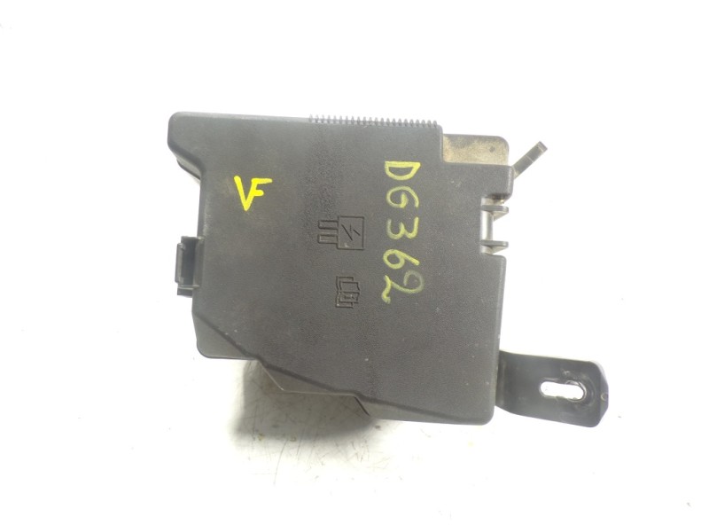 Recambio de caja reles / fusibles para ford fiesta (ccn) 1.25 16v cat referencia OEM IAM 1514684  