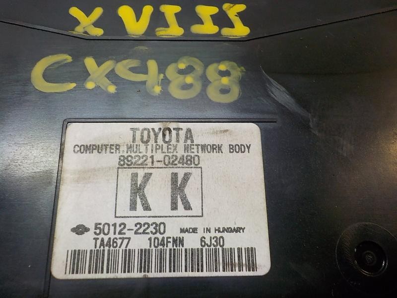 Recambio de caja reles / fusibles para toyota auris 1.8 16v cat (híbrido) referencia OEM IAM 8922002560 8922102480 