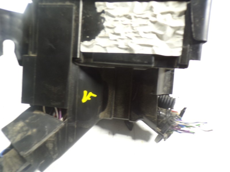 Recambio de caja reles / fusibles para ford fiesta (ccn) 1.25 16v cat referencia OEM IAM 1514684  