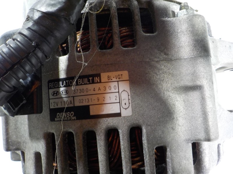 Recambio de alternador para kia sorento 2.5 crdi referencia OEM IAM  373004A300 