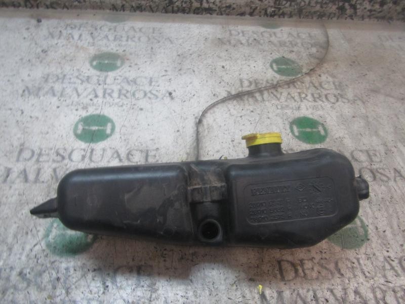 Recambio de deposito limpia para dacia logan ambiance referencia OEM IAM 289101168R  