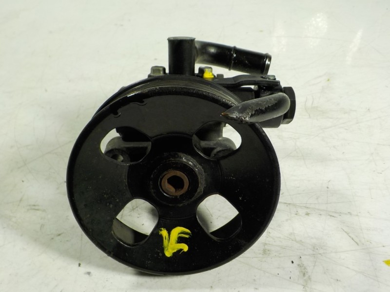 Recambio de bomba direccion para kia sorento 2.5 crdi referencia OEM IAM  6422A113 