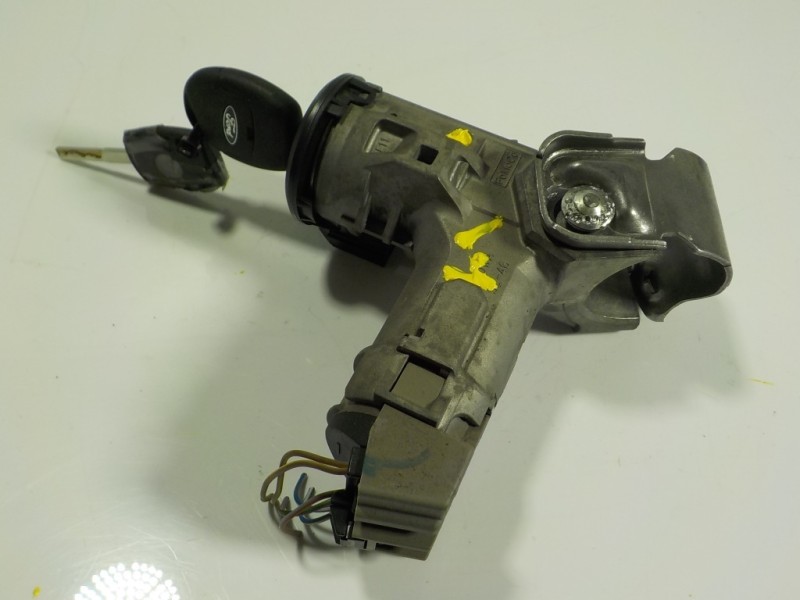 Recambio de antirrobo para ford transit courier 1.5 tdci cat referencia OEM IAM 1778549 8A6T15607AC 