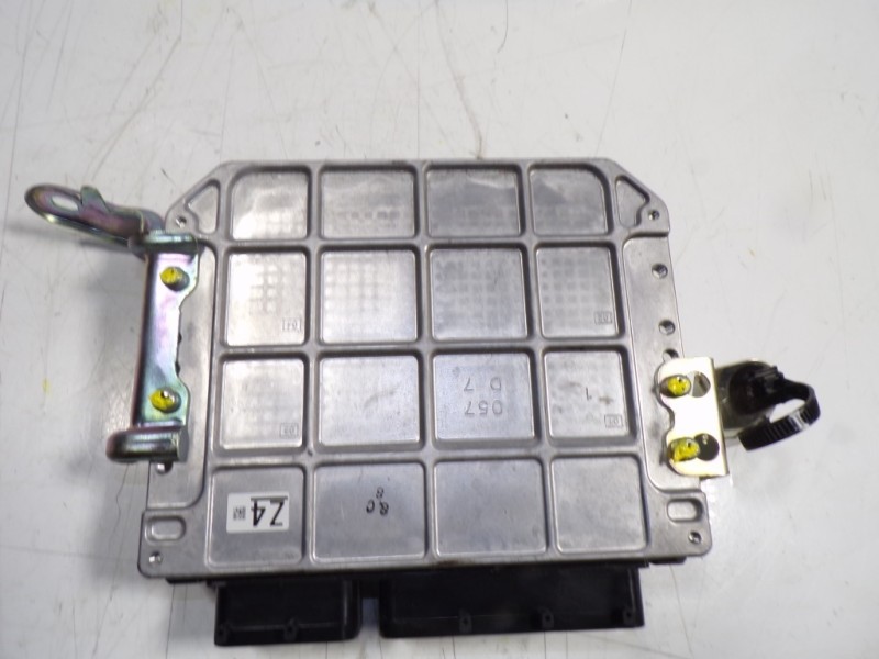 Recambio de centralita motor uce para toyota prius+ advance referencia OEM IAM 8966047730 8966147C20 