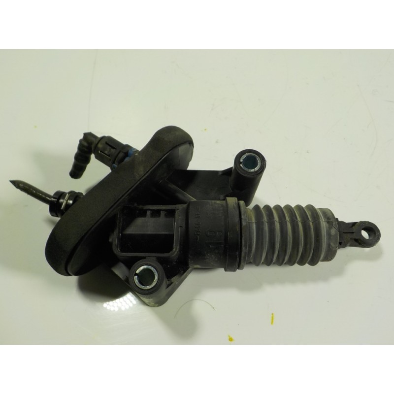 Recambio de bomba embrague para ford transit courier 1.5 tdci cat referencia OEM IAM 1782443 CN157A543BB 