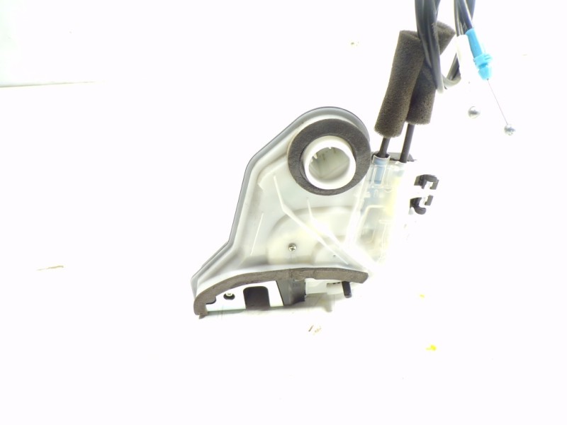 Recambio de cerradura puerta trasera izquierda para toyota prius+ advance referencia OEM IAM 6906048060 90819103 90819103