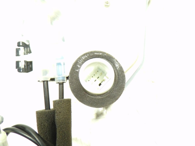 Recambio de cerradura puerta trasera izquierda para toyota prius+ advance referencia OEM IAM 6906048060 90819103 90819103