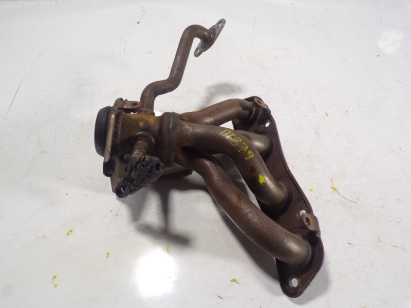 Recambio de colector escape para toyota prius+ advance referencia OEM IAM 1714137150  