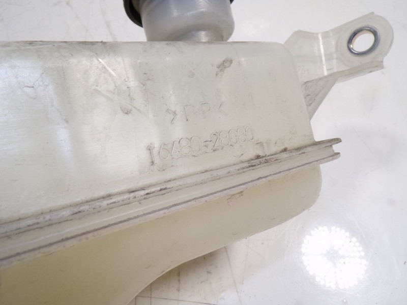 Recambio de deposito expansion para toyota prius+ advance referencia OEM IAM 1648028080 1648028080 