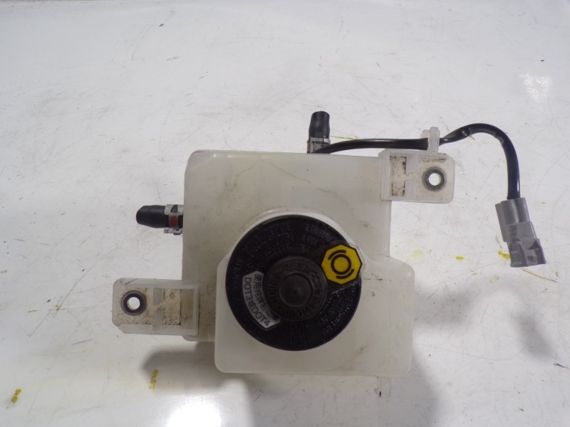 Recambio de deposito servo para toyota prius+ advance referencia OEM IAM 4722047080  